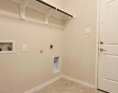 206 Pleasant Hill Lane - Photo Thumbnail 8