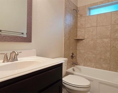 206 Pleasant Hill Lane - Photo Thumbnail 5