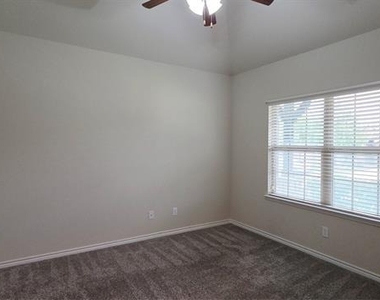 206 Pleasant Hill Lane - Photo Thumbnail 3