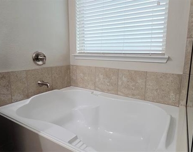 206 Pleasant Hill Lane - Photo Thumbnail 15