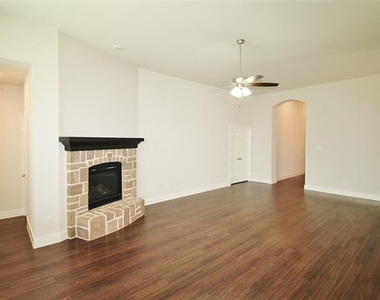 1665 Sheldon Drive - Photo Thumbnail 2