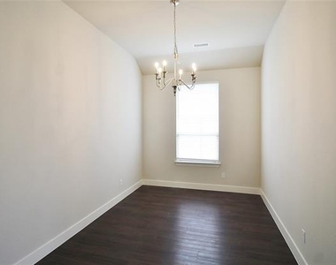 1665 Sheldon Drive - Photo Thumbnail 10