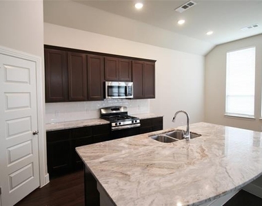1665 Sheldon Drive - Photo Thumbnail 5