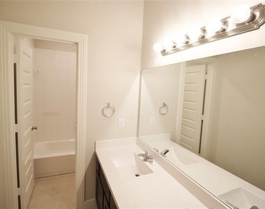 1665 Sheldon Drive - Photo Thumbnail 23