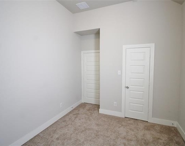 1665 Sheldon Drive - Photo Thumbnail 22