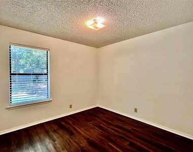 301 Joshua Street - Photo Thumbnail 10