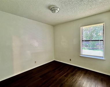 301 Joshua Street - Photo Thumbnail 11