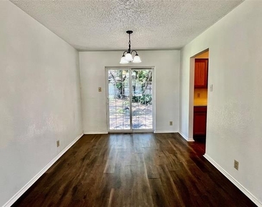 301 Joshua Street - Photo Thumbnail 3