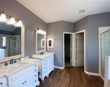 2125 Columbia Drive - Photo Thumbnail 17