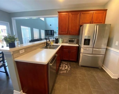 2125 Columbia Drive - Photo Thumbnail 6