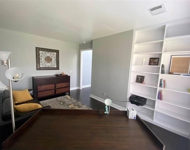 2125 Columbia Drive - Photo Thumbnail 8