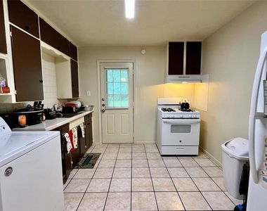 1612 Wayne Street - Photo Thumbnail 4