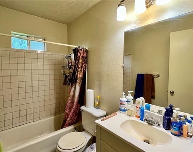 1612 Wayne Street - Photo Thumbnail 6