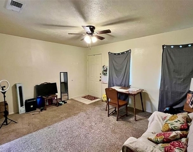 1612 Wayne Street - Photo Thumbnail 3