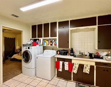 1612 Wayne Street - Photo Thumbnail 5
