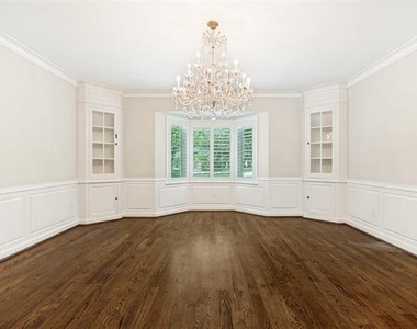 6544 Valleybrook Drive - Photo Thumbnail 11