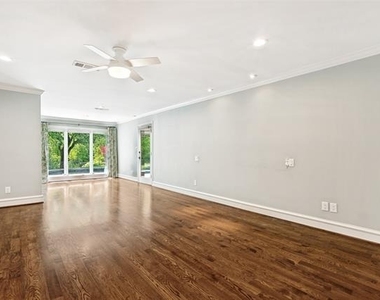 6544 Valleybrook Drive - Photo Thumbnail 10