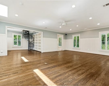 6544 Valleybrook Drive - Photo Thumbnail 3