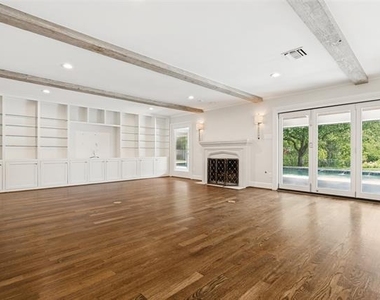 6544 Valleybrook Drive - Photo Thumbnail 7