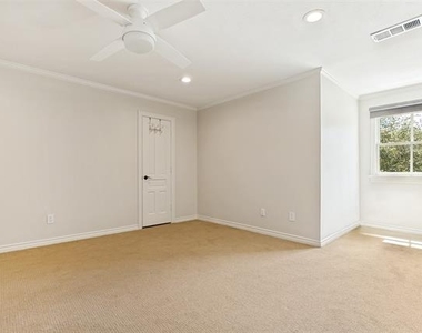 6544 Valleybrook Drive - Photo Thumbnail 15