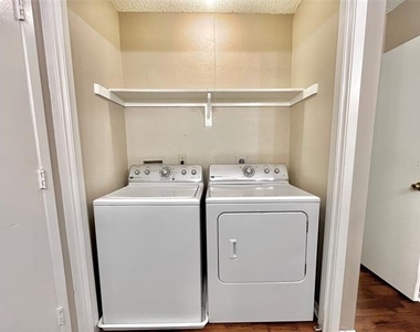 1247 Dallas Drive - Photo Thumbnail 10