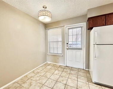 1247 Dallas Drive - Photo Thumbnail 4