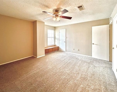 1247 Dallas Drive - Photo Thumbnail 7