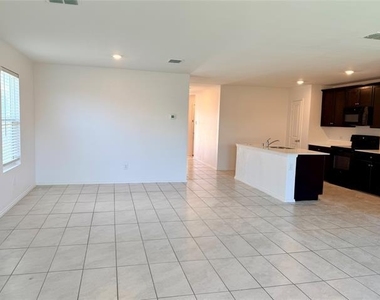 128 Honeysuckle Street - Photo Thumbnail 5