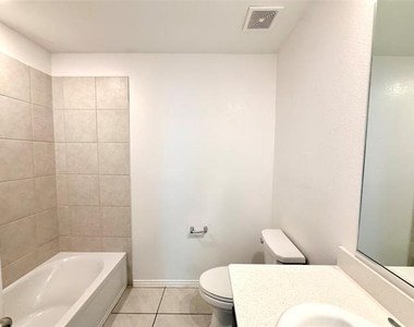 128 Honeysuckle Street - Photo Thumbnail 11