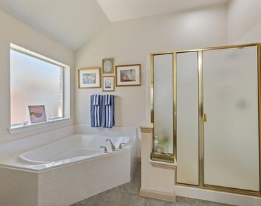 1312 Quaker Drive - Photo Thumbnail 25