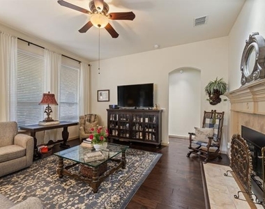 1312 Quaker Drive - Photo Thumbnail 13