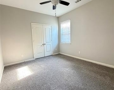 2134 Redbud Drive - Photo Thumbnail 11