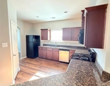 2134 Redbud Drive - Photo Thumbnail 4