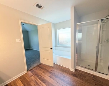 2134 Redbud Drive - Photo Thumbnail 7