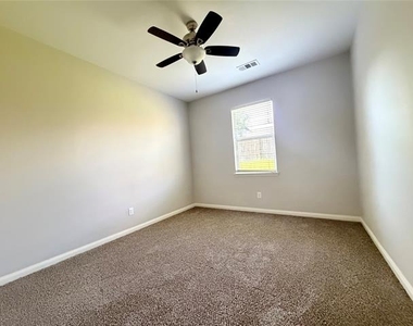 2134 Redbud Drive - Photo Thumbnail 10