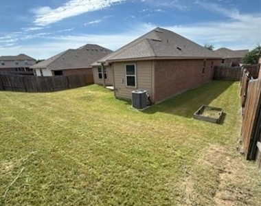 2134 Redbud Drive - Photo Thumbnail 17