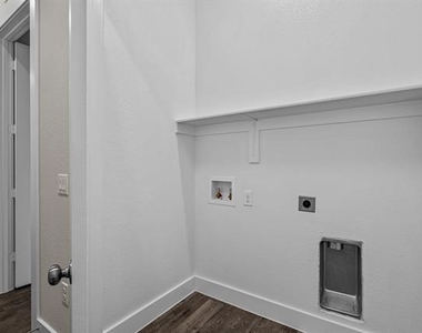 3281 Ganzer Road W - Photo Thumbnail 10