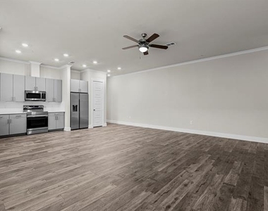 3281 Ganzer Road W - Photo Thumbnail 4