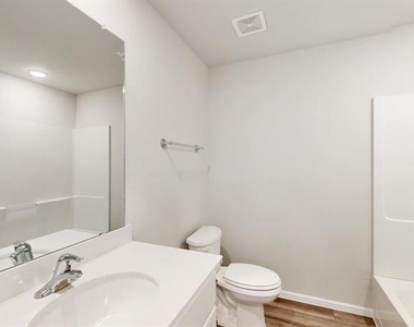 1817 Grassland Drive - Photo Thumbnail 13