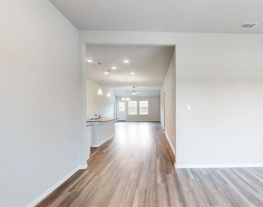 1817 Grassland Drive - Photo Thumbnail 3