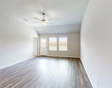 1817 Grassland Drive - Photo Thumbnail 10