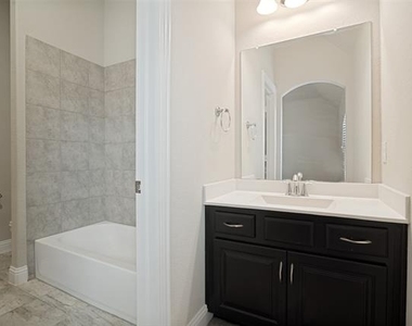 2802 Merlot Circle - Photo Thumbnail 29