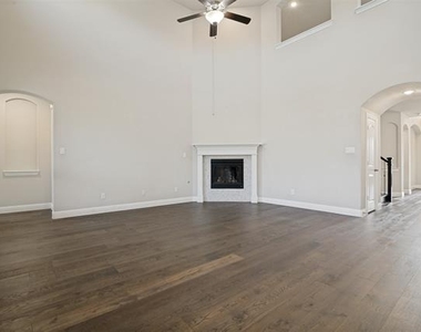 2802 Merlot Circle - Photo Thumbnail 7
