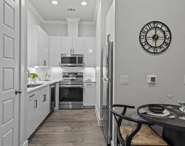 3272 Ganzer Road W - Photo Thumbnail 1