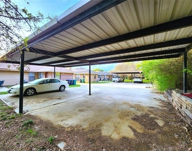 2202 Bolivar Street - Photo Thumbnail 6