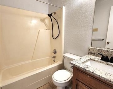 2202 Bolivar Street - Photo Thumbnail 30