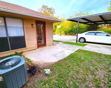 2202 Bolivar Street - Photo Thumbnail 8