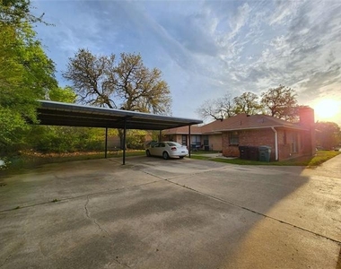 2202 Bolivar Street - Photo Thumbnail 5