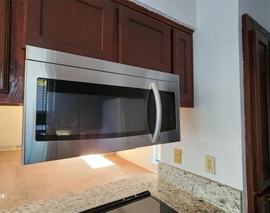 2202 Bolivar Street - Photo Thumbnail 18