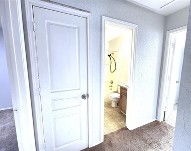 2202 Bolivar Street - Photo Thumbnail 25